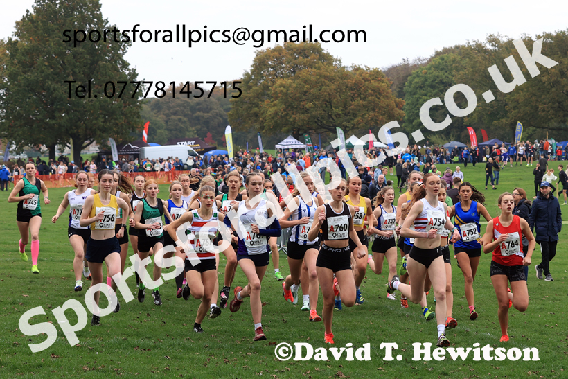 Womens Under-17s relay, 2025 Northern Cross Country Relays, Graves Park, Sheffield. Photo: David T. Hewitson/Sports for All Pics